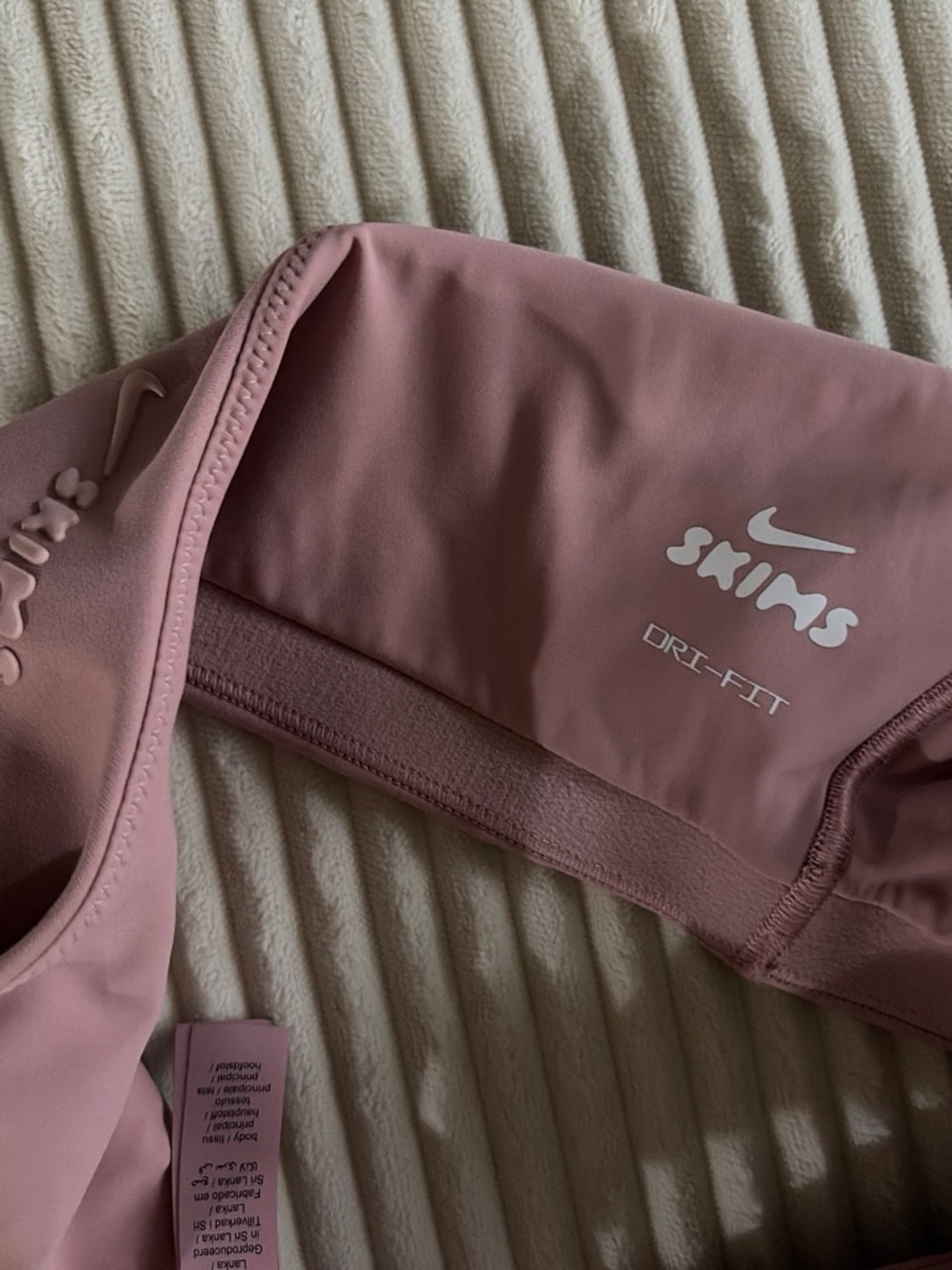 SKIMS sports bra size M